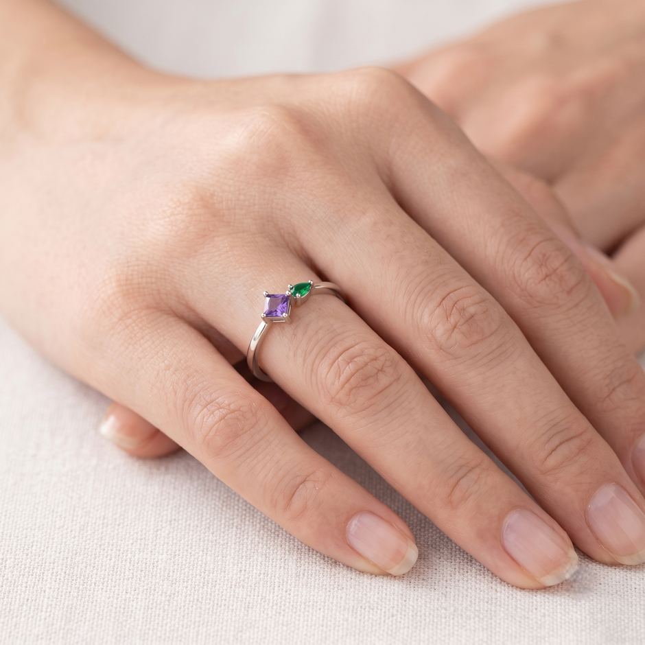 925 Sterling Silver Ring with Purple Princess-Cut CZ and Green Pear-Cut CZ Stones.