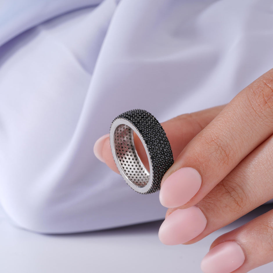 Black Stone Pave Ring in 925 Sterling Silver – Luxury Statement Band for Women