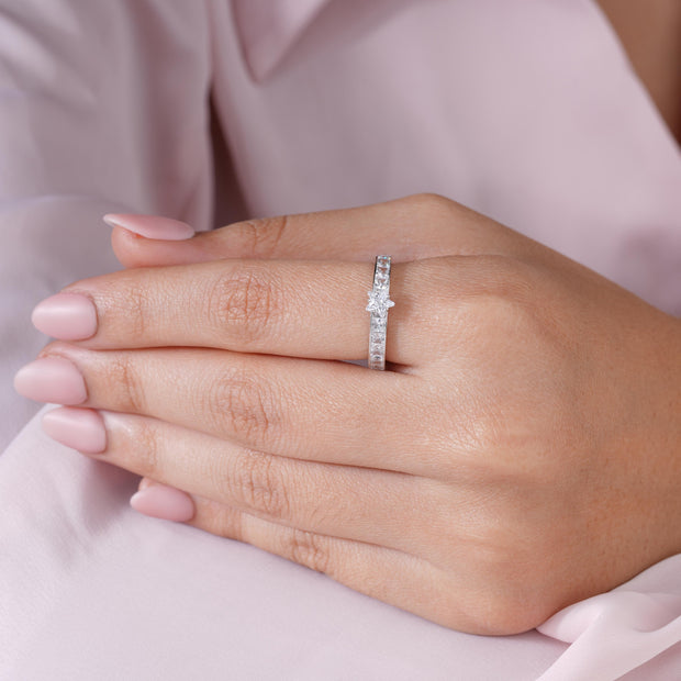 Elegant White Diamond Star Design 925 Sterling Silver Ring for Women