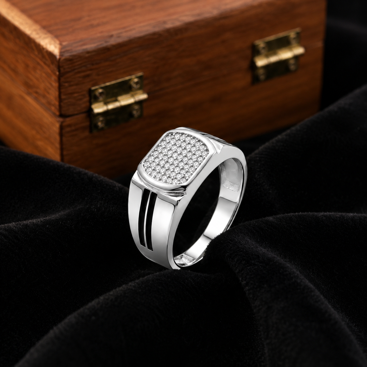 925 sterling silver men’s dual panel CZ ring with bold stone design