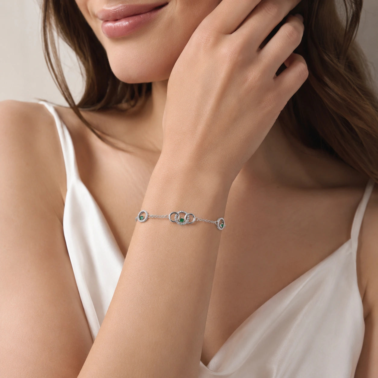 925 Sterling Silver Interlocking Circle Green Stone Bracelet for Women