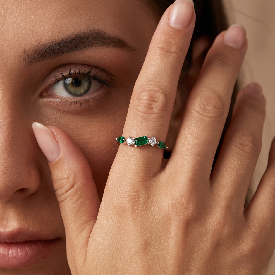925 Sterling Silver Open Ring with Green Emerald CZ Stones and White Cubic Zirconia