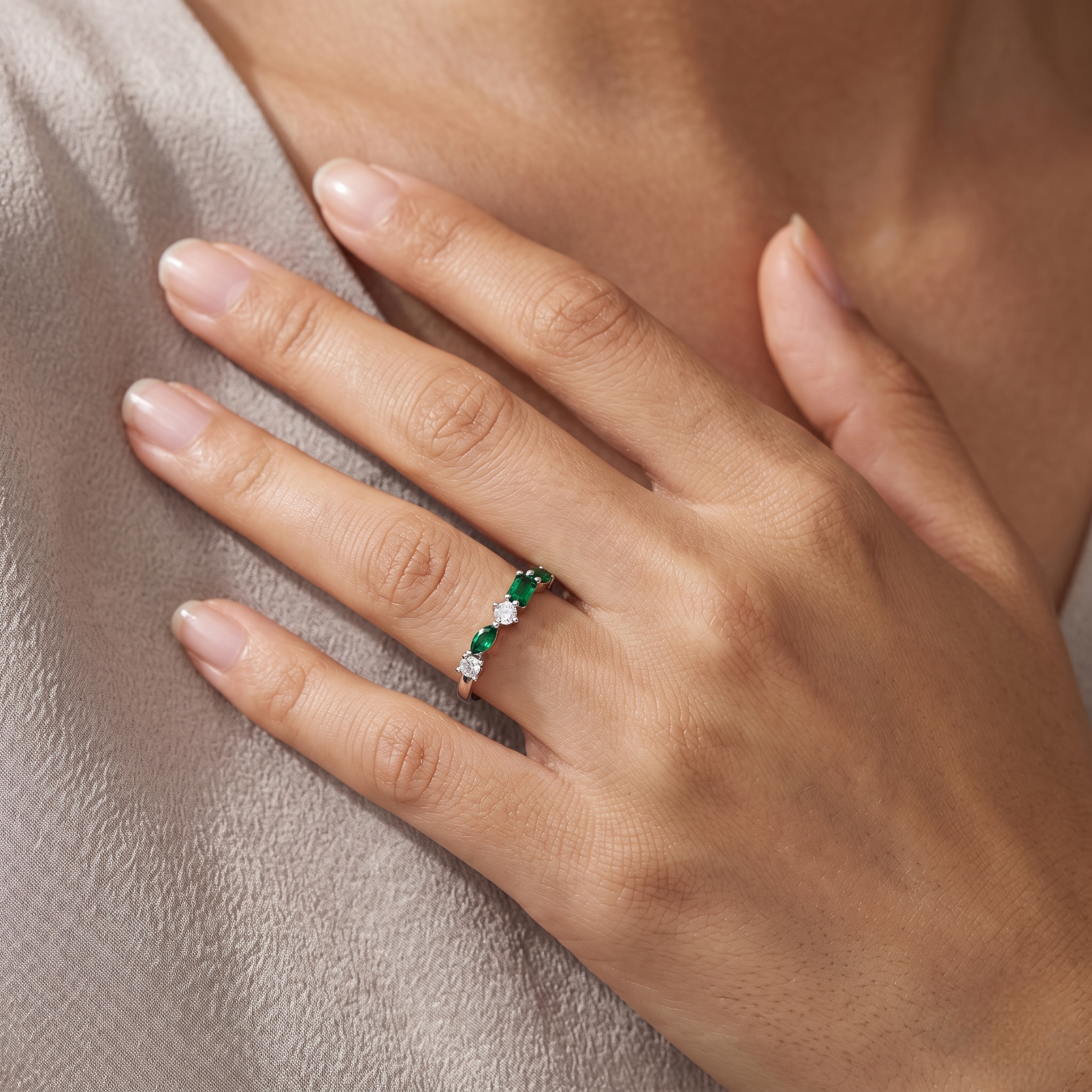 925 Sterling Silver Open Ring with Green Emerald CZ Stones and White Cubic Zirconia