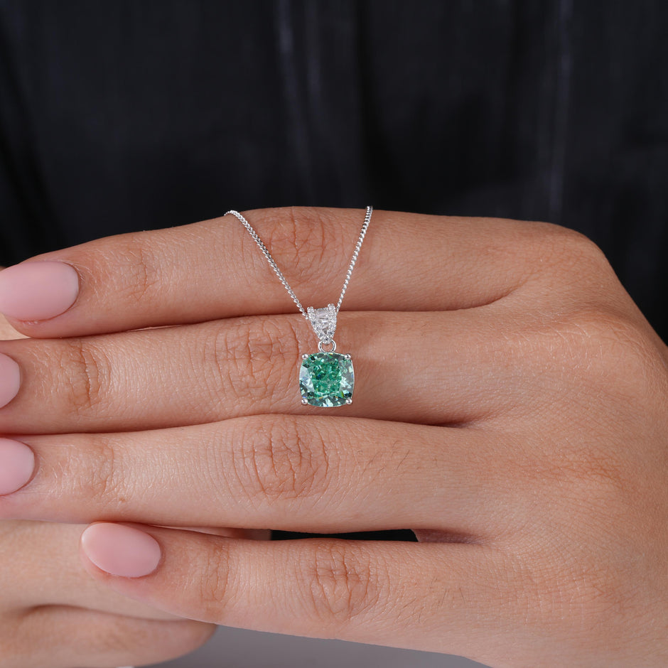 emerald glow green stone 925 silver pendant chain