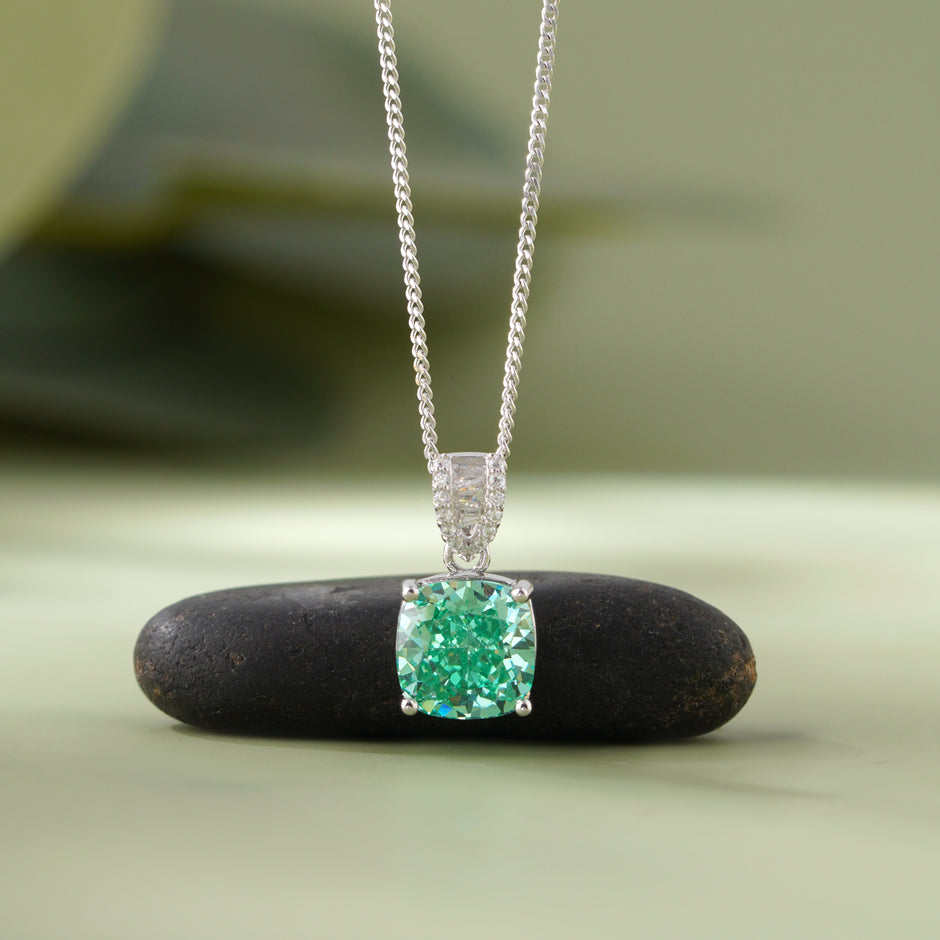 emerald glow green stone 925 silver pendant chain