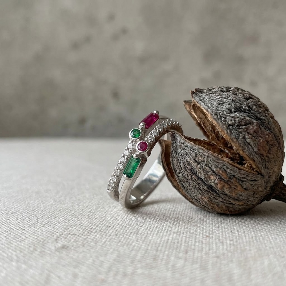 925 Sterling Silver Open Ring with Green and Red CZ Stones