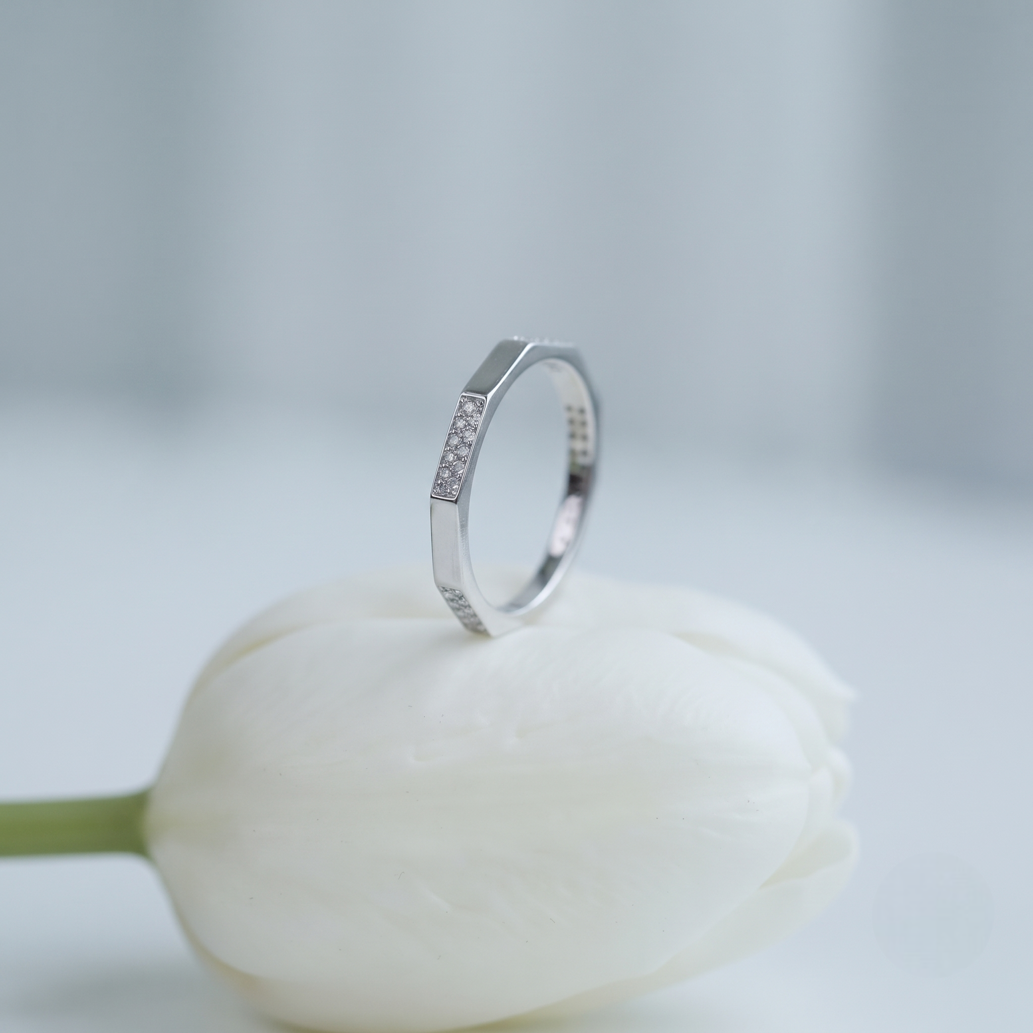 925 Sterling Silver Geometric Faceted CZ Band Ring