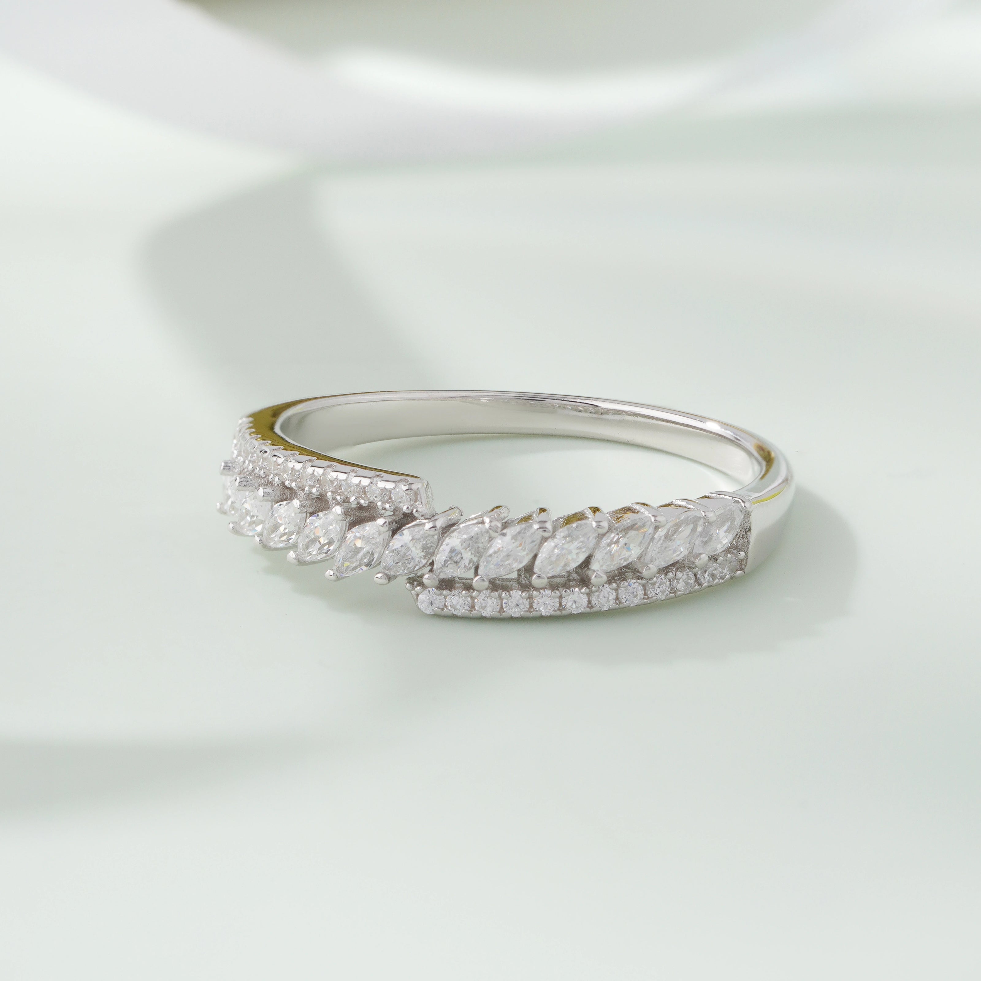 Leaf Design Diamond Ring