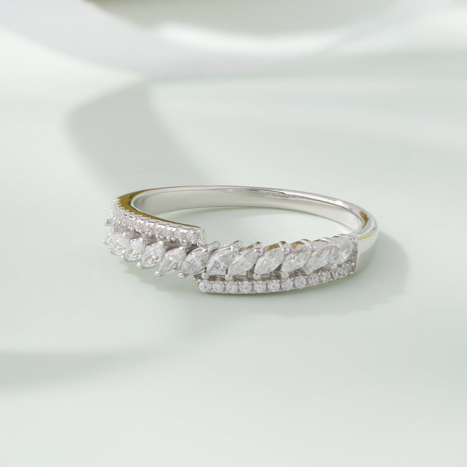 Leaf Design Diamond Ring