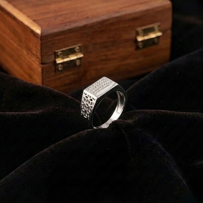 Linear Stone Design 925 Sterling Silver Men's Ring with Geometric Cutwork