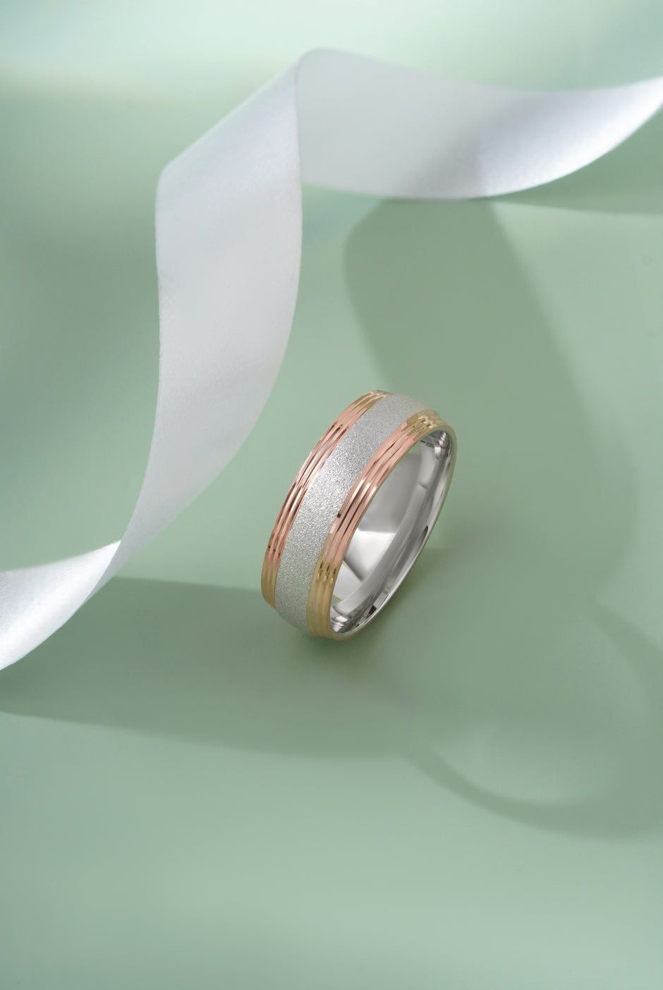 Minimalist 925 Silver Band Ring with Textured Center – Luxury Fashion Ring for Women