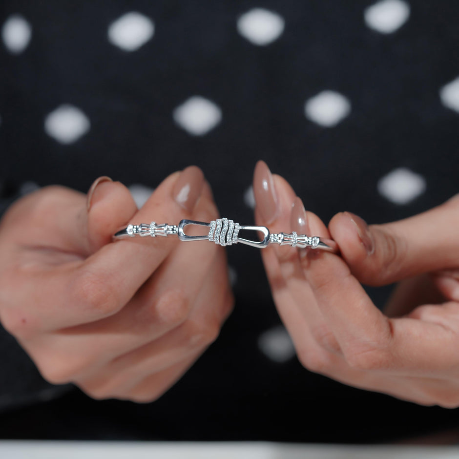 Elegant Diamond Knot Silver Bracelet for Women