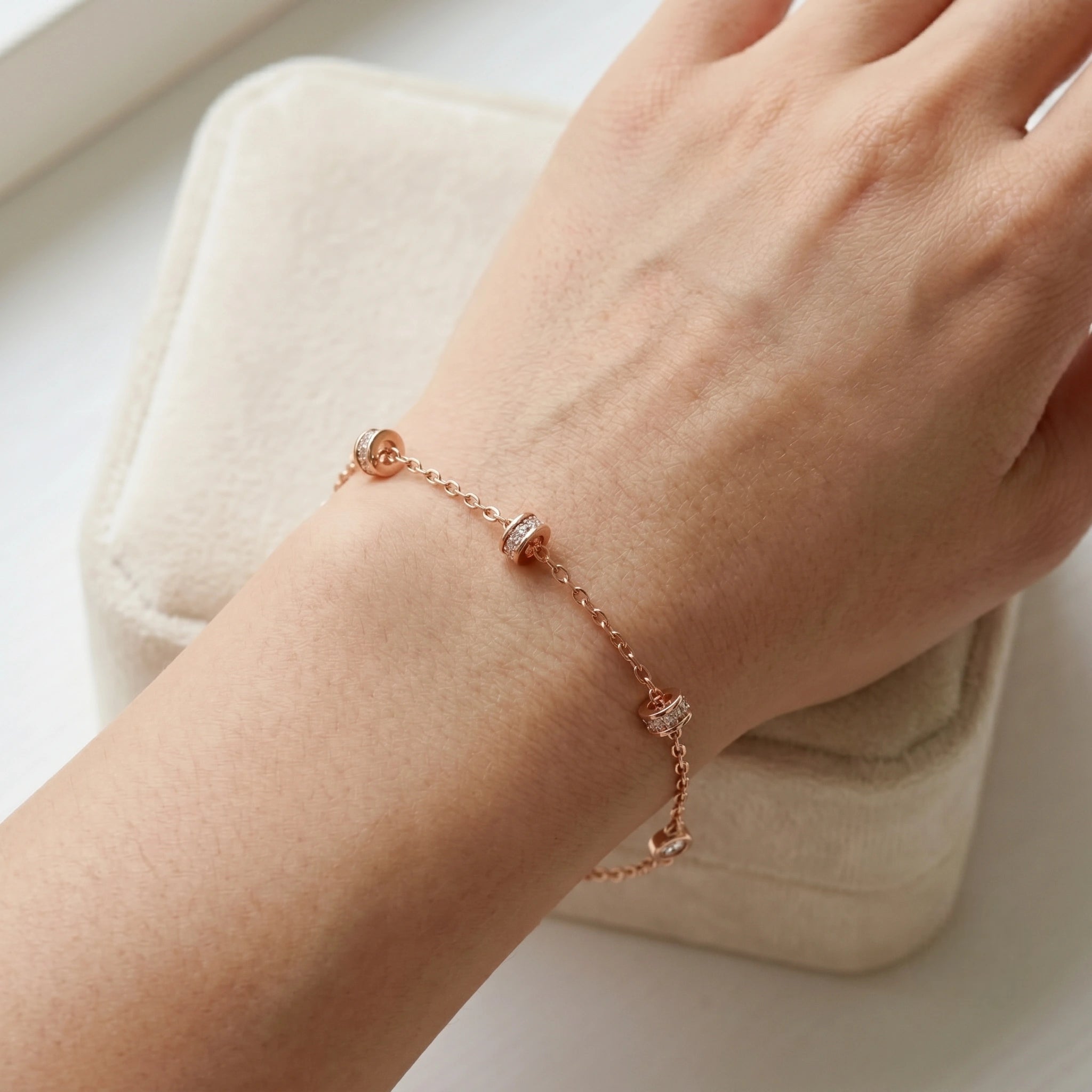 Rose gold 925 sterling silver round charm bracelet for women