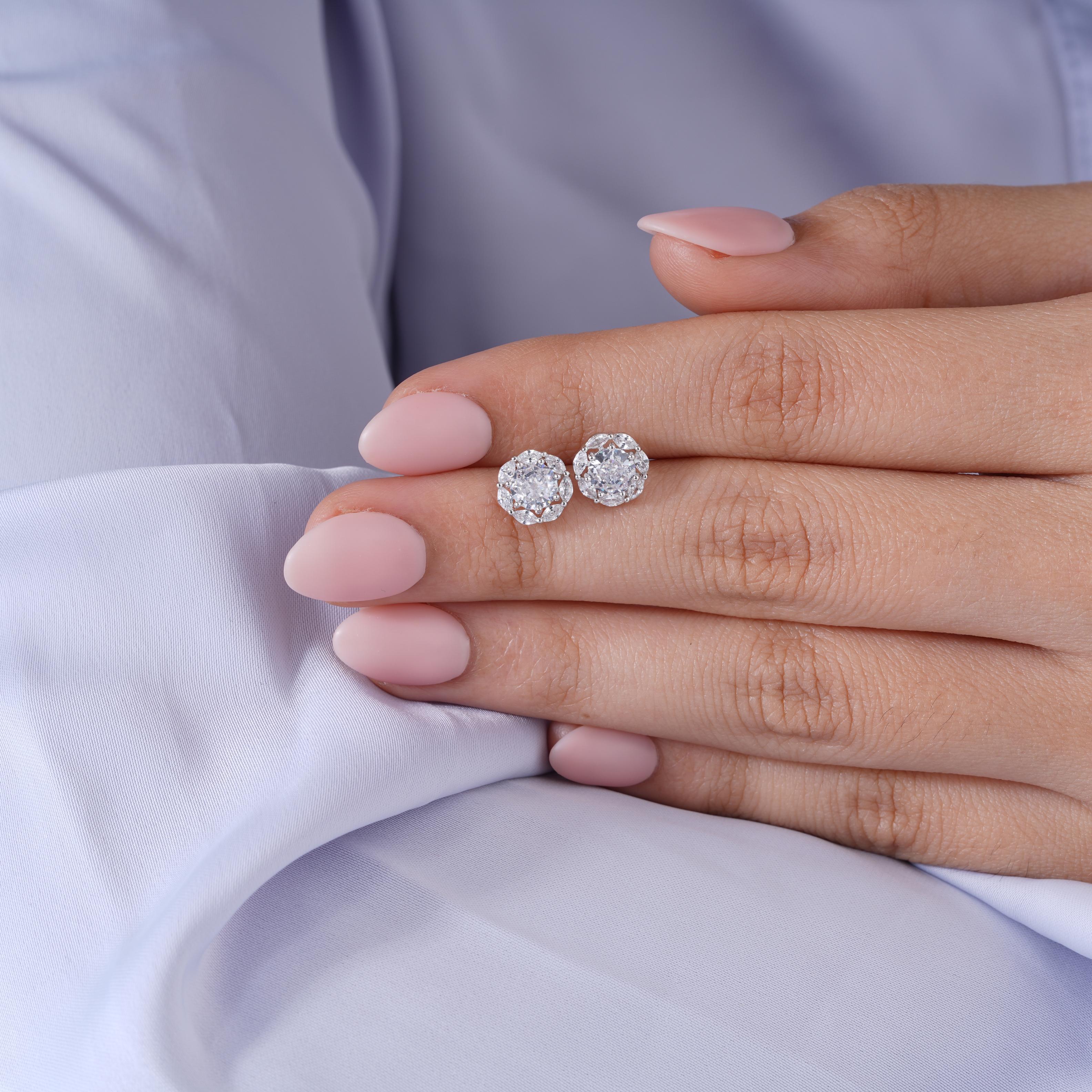 Round Cluster Design Earrings