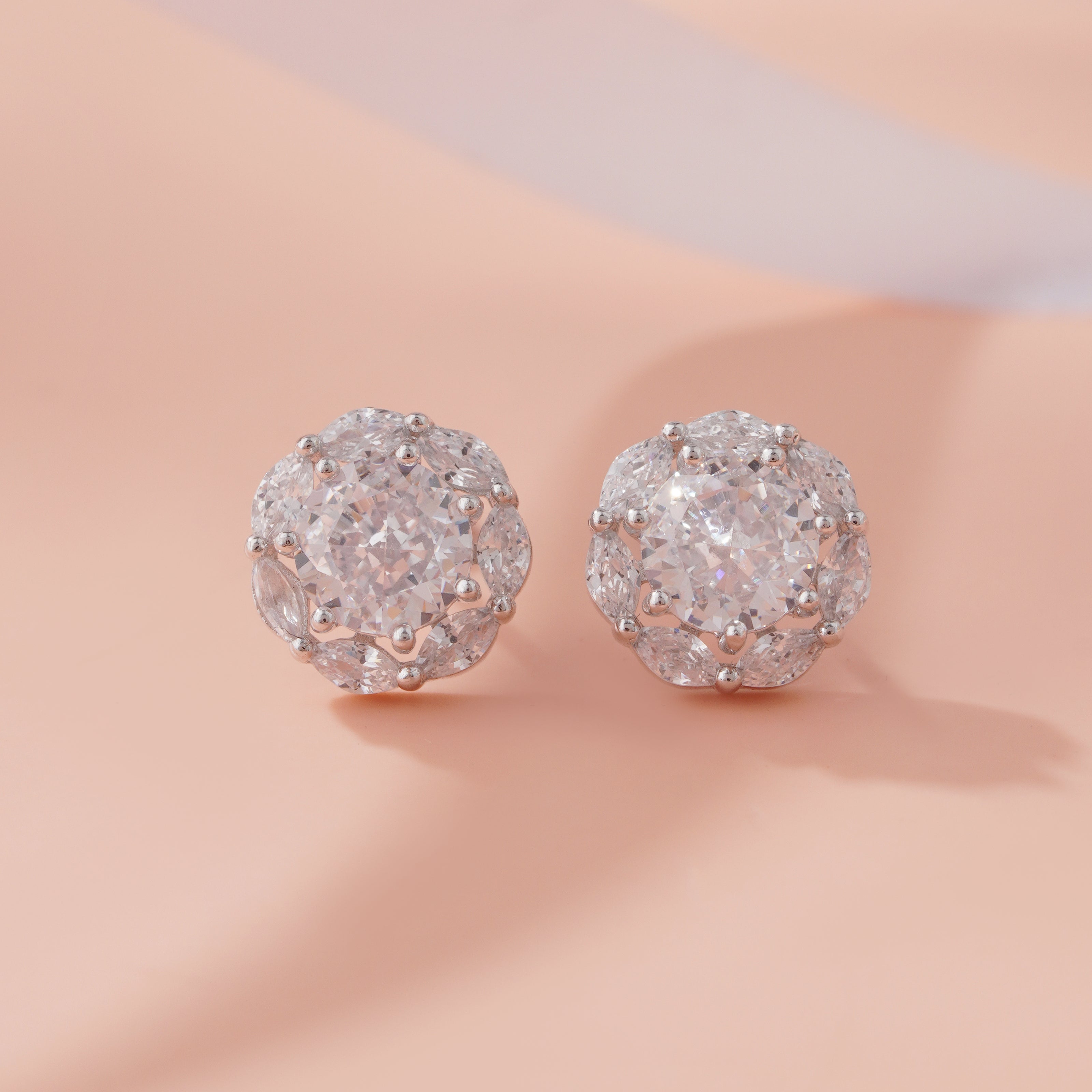 Round Cluster Design Earrings