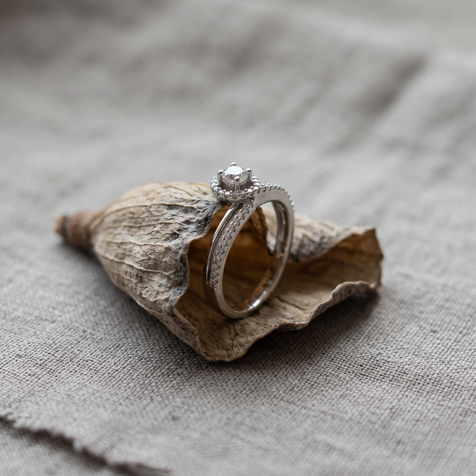 925 Sterling Silver Twisted Halo CZ Solitaire Ring for Women