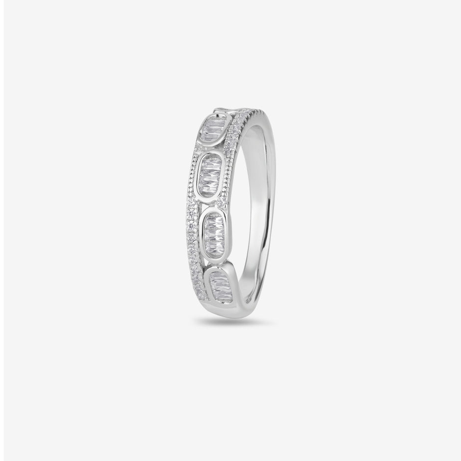 Oval Design Diamond Ring