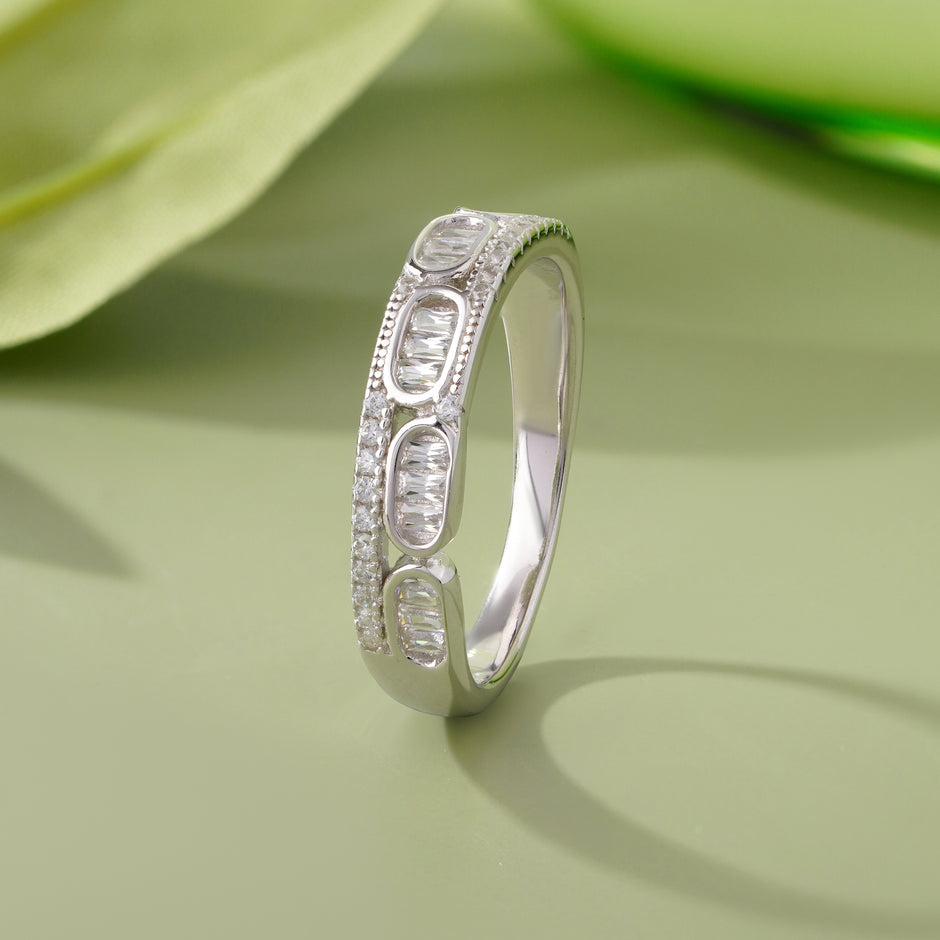 Oval Design Diamond Ring
