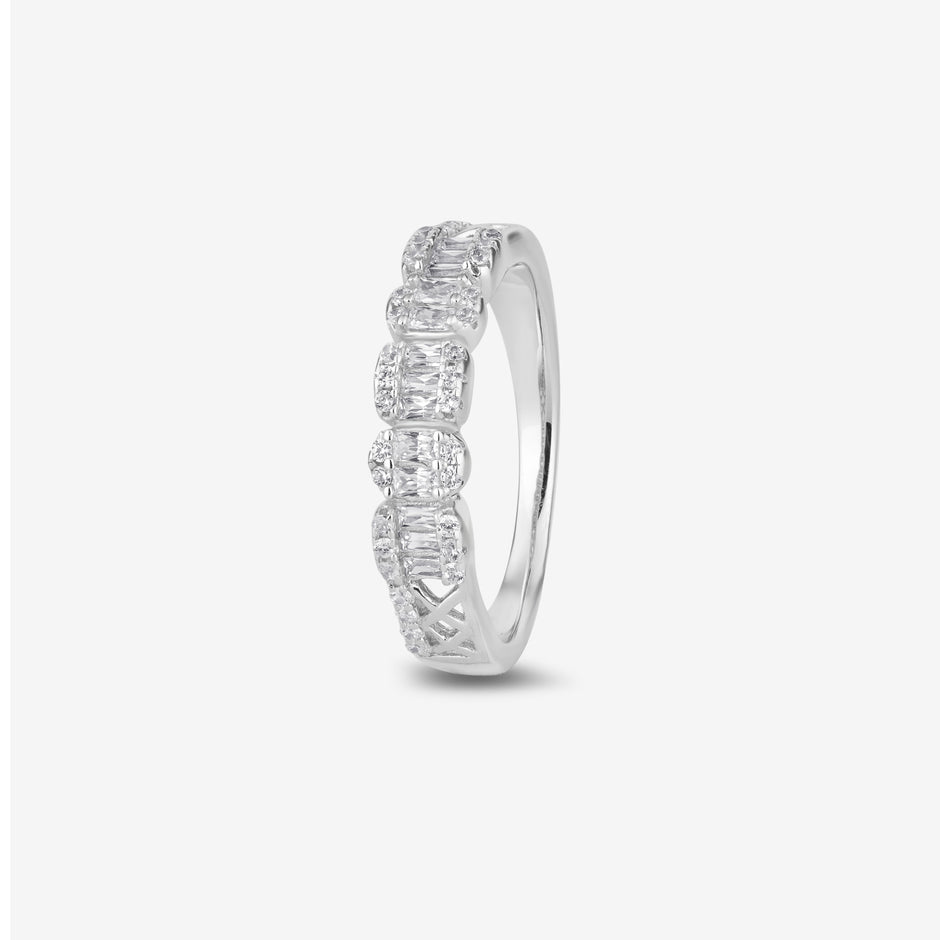 Round-cut CZ Diamond Ring