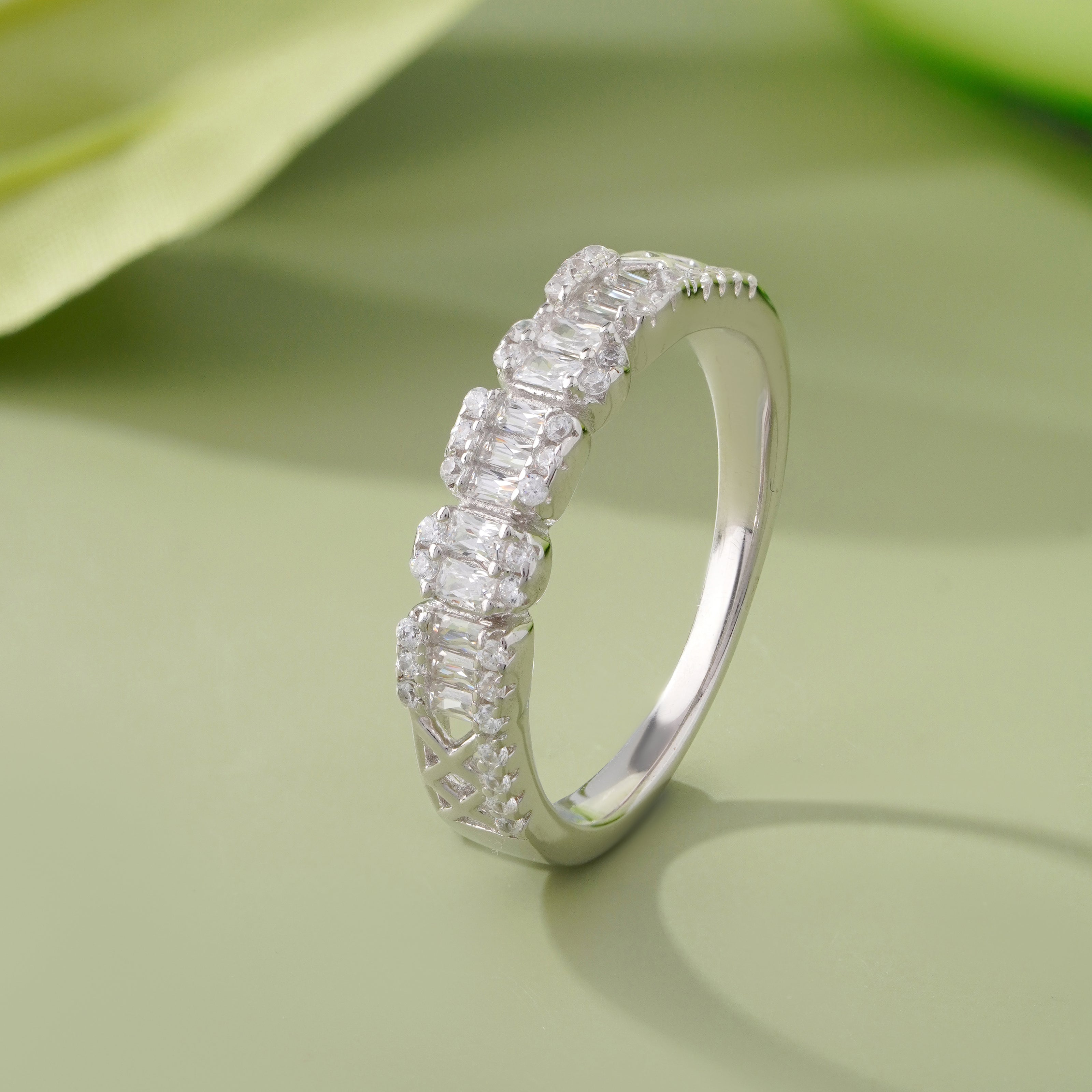 Round-cut CZ Diamond Ring