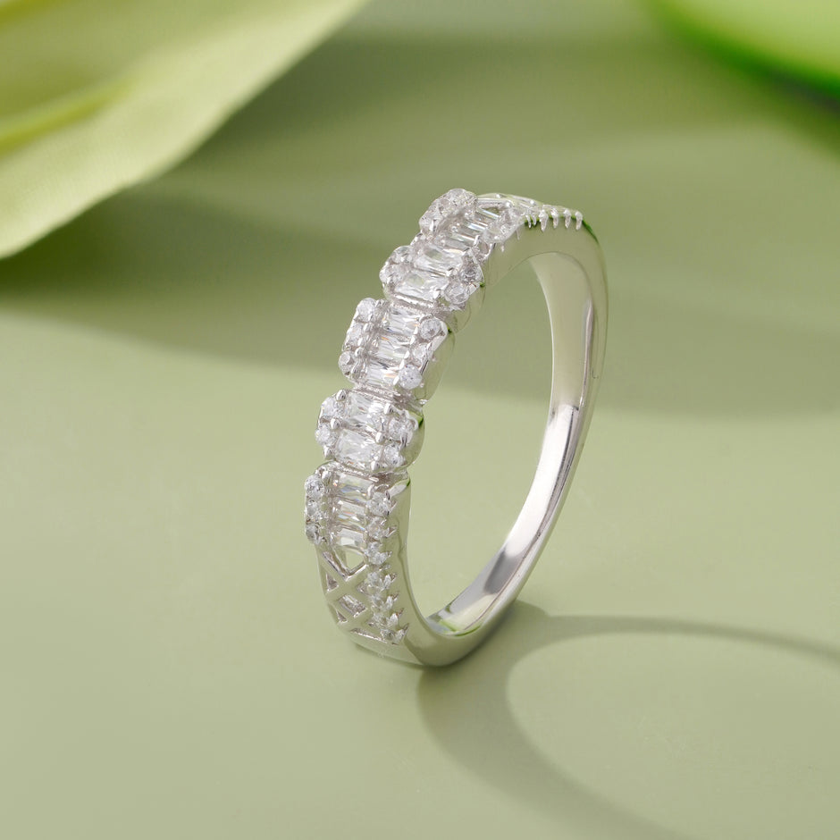 Round-cut CZ Diamond Ring